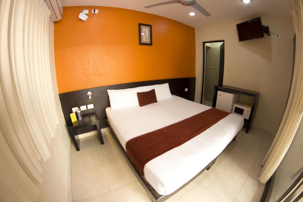 Hotel & Suites Domani Прогресо Екстериор снимка