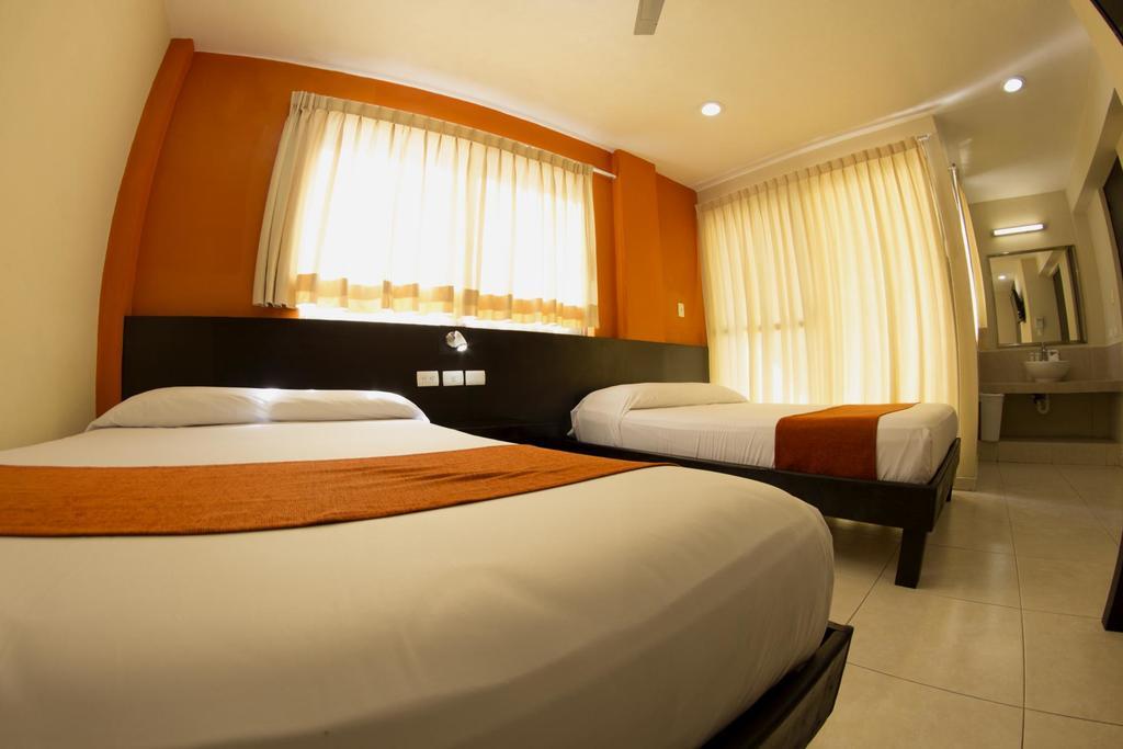 Hotel & Suites Domani Прогресо Екстериор снимка